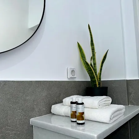 A Drop From The Sea Apartment